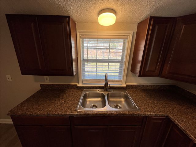 607 E Miller Road, Garland, TX 75041