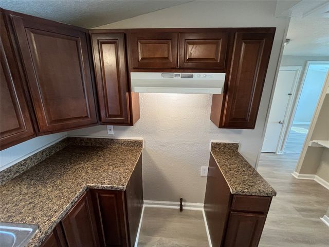 607 E Miller Road, Garland, TX 75041