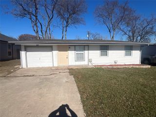 607 E Miller Road, Garland, TX 75041