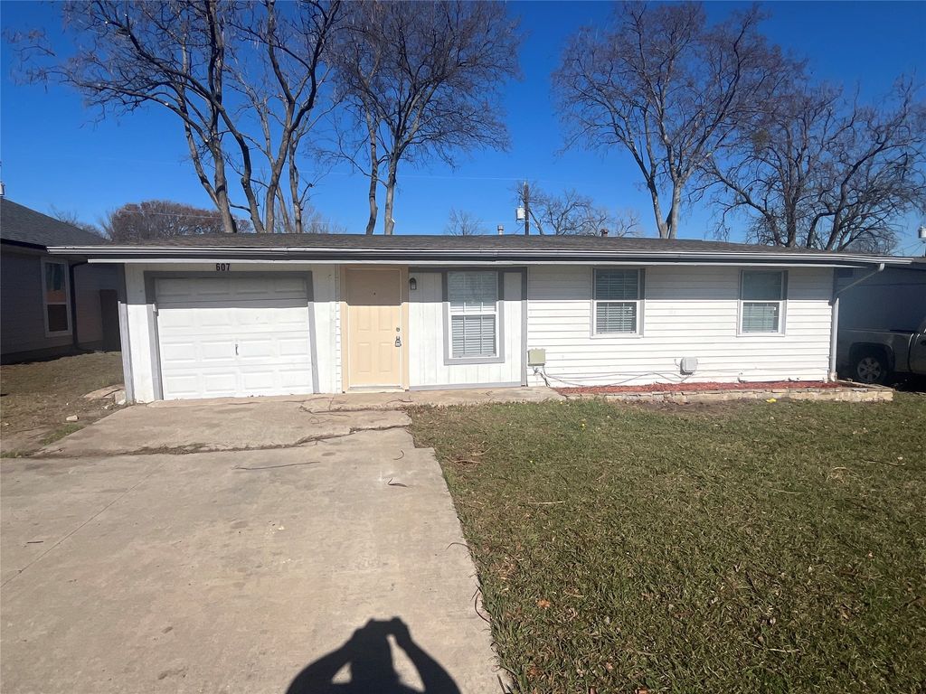 607 E Miller Road, Garland, TX 75041