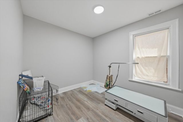 9015 S Muskegon Avenue, Chicago, IL 60617