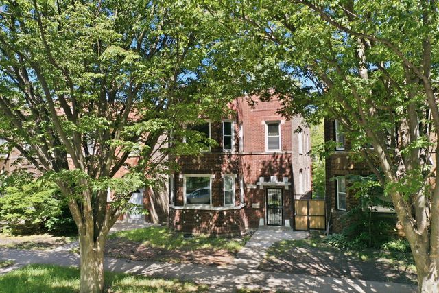 9015 S Muskegon Avenue, Chicago, IL 60617
