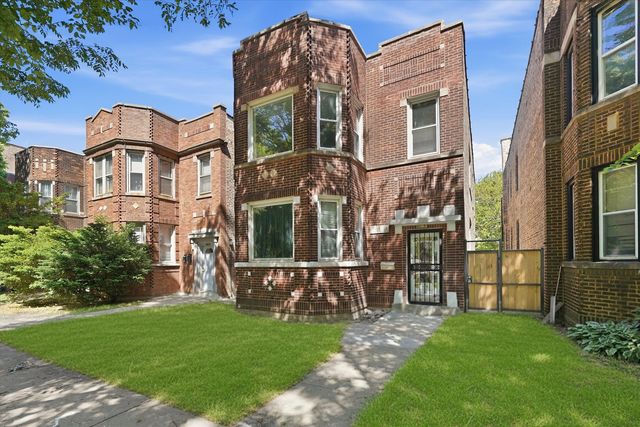 9015 S Muskegon Avenue, Chicago, IL 60617