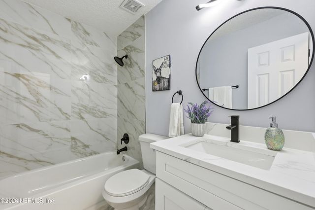 1601 TWIN OAK Drive W, Middleburg, FL 32068