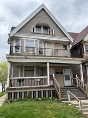 2007 40th STREET #2009, Milwaukee, WI 53208