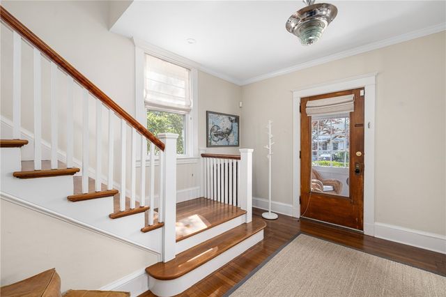 26 Narragansett Avenue, Newport, RI 02840