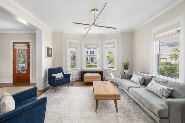 26 Narragansett Avenue, Newport, RI 02840