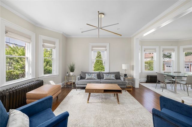 26 Narragansett Avenue, Newport, RI 02840