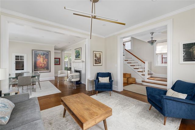 26 Narragansett Avenue, Newport, RI 02840