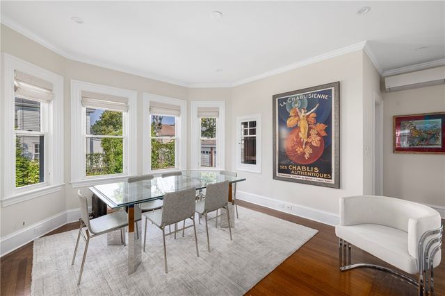 26 Narragansett Avenue, Newport, RI 02840