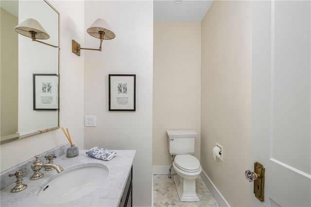 26 Narragansett Avenue, Newport, RI 02840