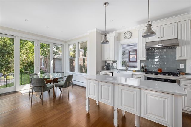 26 Narragansett Avenue, Newport, RI 02840