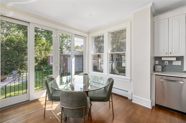 26 Narragansett Avenue, Newport, RI 02840