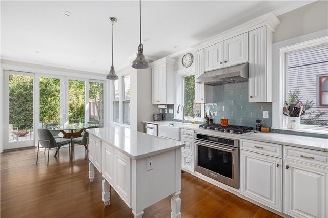 26 Narragansett Avenue, Newport, RI 02840