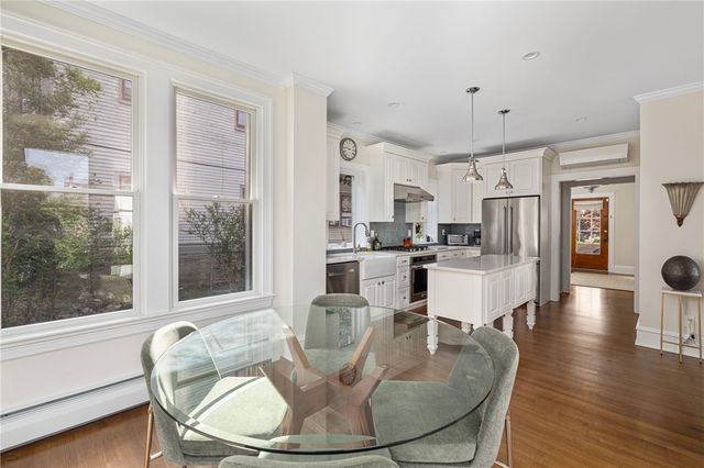 26 Narragansett Avenue, Newport, RI 02840