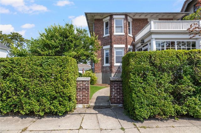 26 Narragansett Avenue, Newport, RI 02840