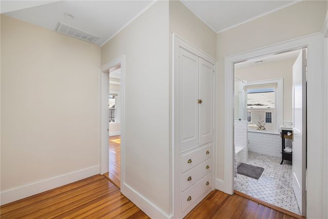 26 Narragansett Avenue, Newport, RI 02840