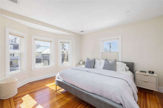 26 Narragansett Avenue, Newport, RI 02840