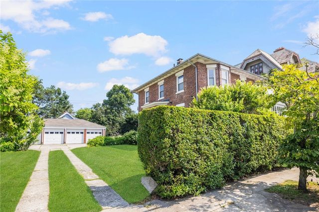 26 Narragansett Avenue, Newport, RI 02840