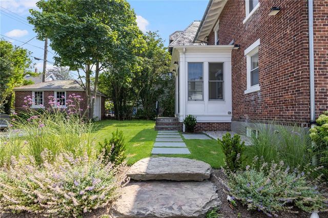 26 Narragansett Avenue, Newport, RI 02840