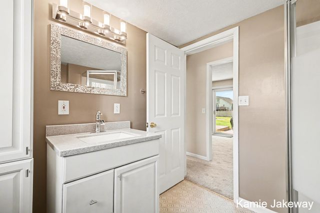 4041 Tallman Creek Drive NW, Grand Rapids, MI 49534