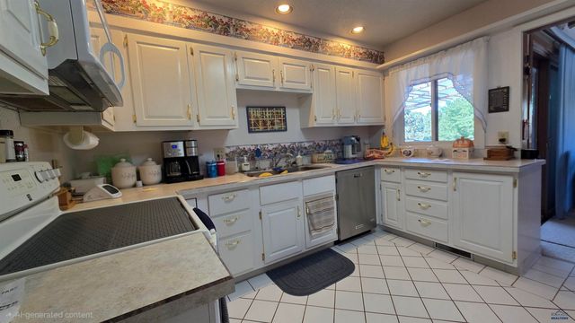 4201 WONDERLAND DR, Rapid City, SD 57702