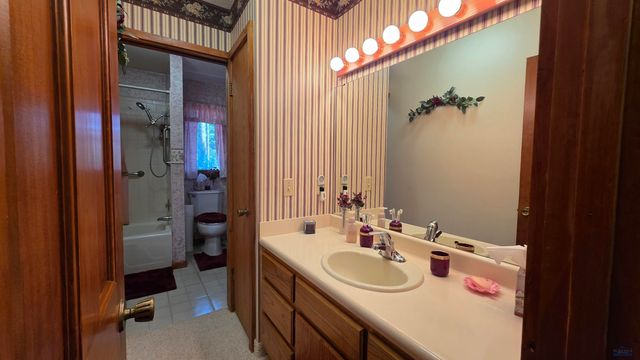 4201 WONDERLAND DR, Rapid City, SD 57702