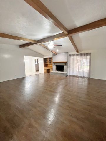 1008 Pine Tree Lane, Desoto, TX 75115