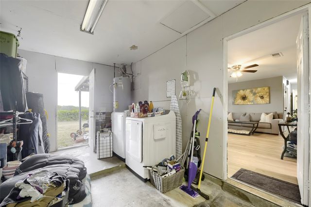 216 N Prairie View Road, Crowley, TX 76036