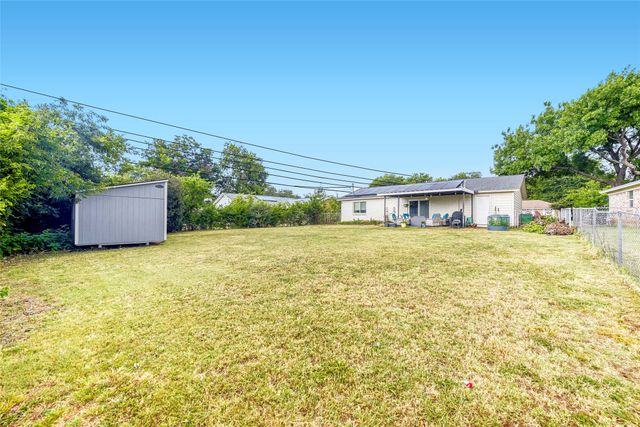 216 N Prairie View Road, Crowley, TX 76036
