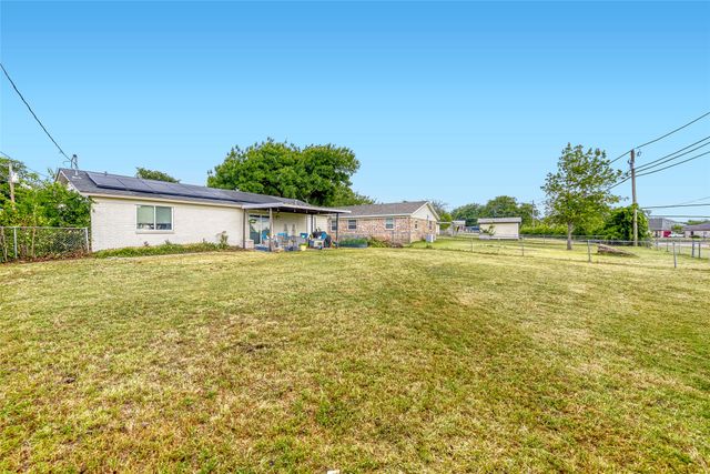 216 N Prairie View Road, Crowley, TX 76036