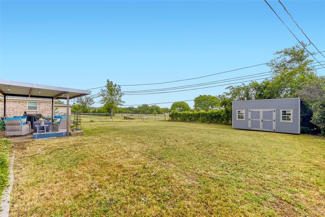 216 N Prairie View Road, Crowley, TX 76036