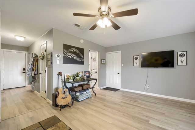 216 N Prairie View Road, Crowley, TX 76036