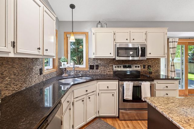 5817 Cardinal Ridge Trail SE, Prior Lake, MN 55372
