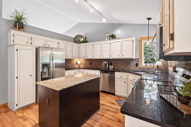 5817 Cardinal Ridge Trail SE, Prior Lake, MN 55372