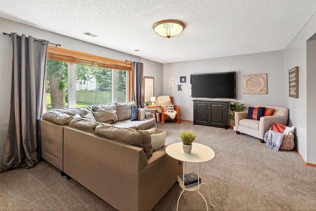 5817 Cardinal Ridge Trail SE, Prior Lake, MN 55372