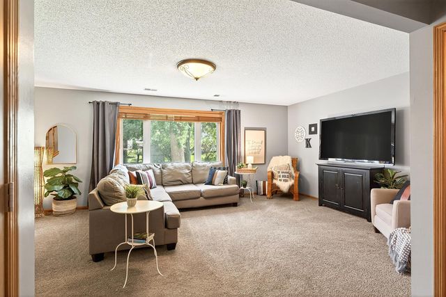 5817 Cardinal Ridge Trail SE, Prior Lake, MN 55372