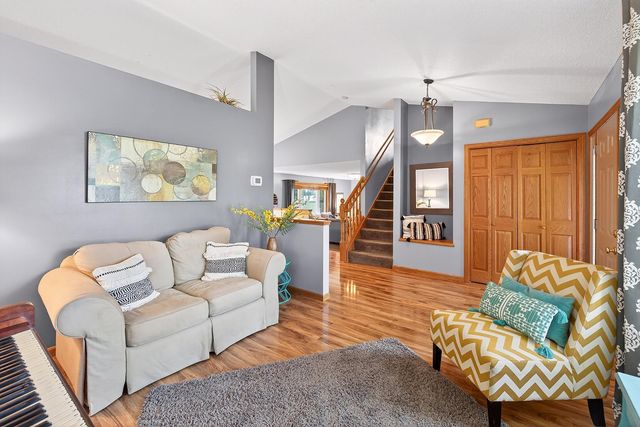 5817 Cardinal Ridge Trail SE, Prior Lake, MN 55372