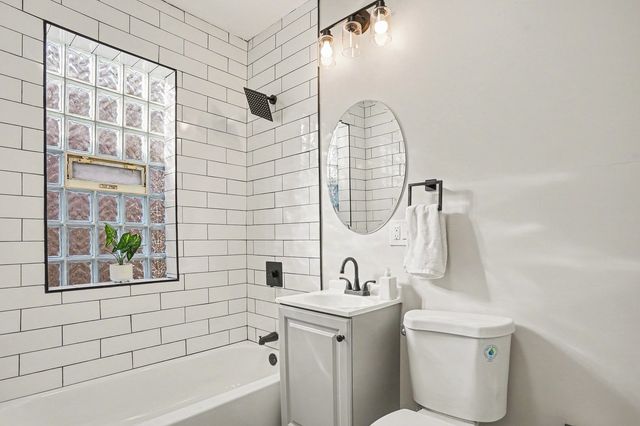 7947 S Kimbark Avenue, Chicago, IL 60619