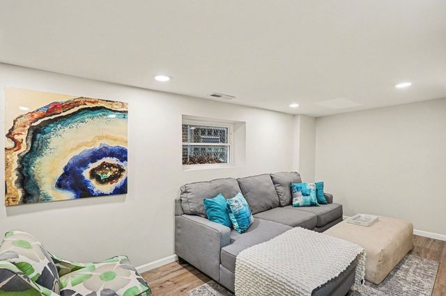 7947 S Kimbark Avenue, Chicago, IL 60619