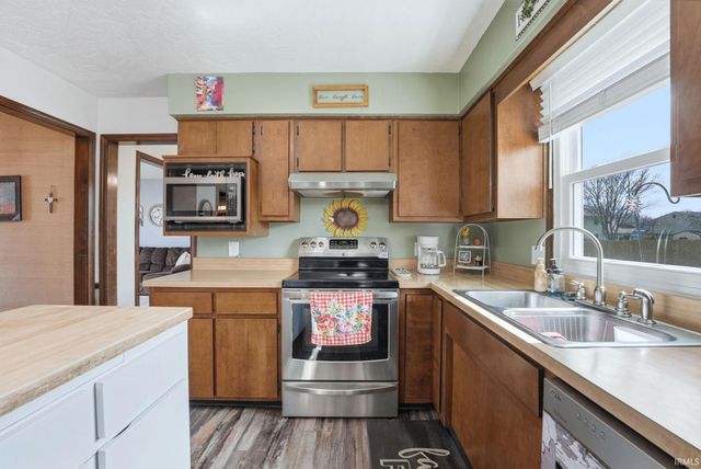 5826 Thoreau Avenue, Fort Wayne, IN 46815