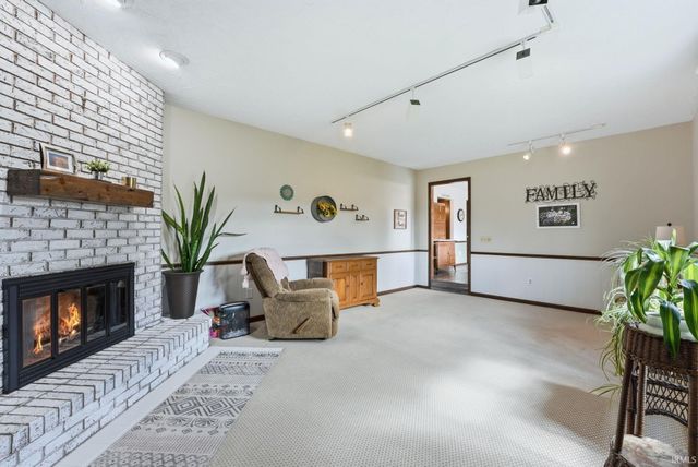 5826 Thoreau Avenue, Fort Wayne, IN 46815