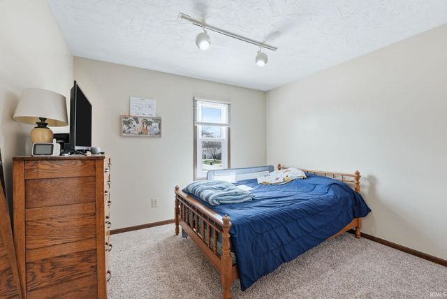 5826 Thoreau Avenue, Fort Wayne, IN 46815