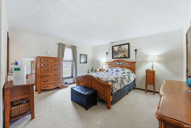 5826 Thoreau Avenue, Fort Wayne, IN 46815