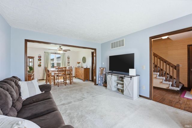 5826 Thoreau Avenue, Fort Wayne, IN 46815