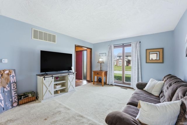 5826 Thoreau Avenue, Fort Wayne, IN 46815