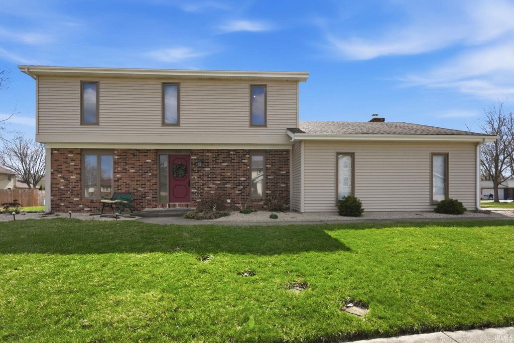 5826 Thoreau Avenue, Fort Wayne, IN 46815