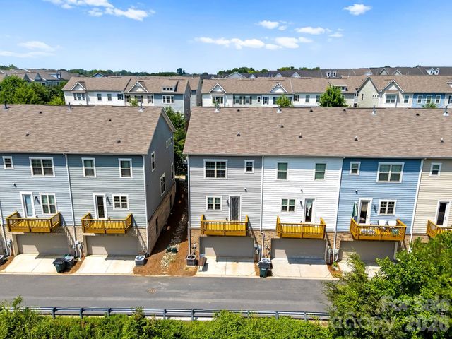 9432 Ainslie Downs Street, Charlotte, NC 28273