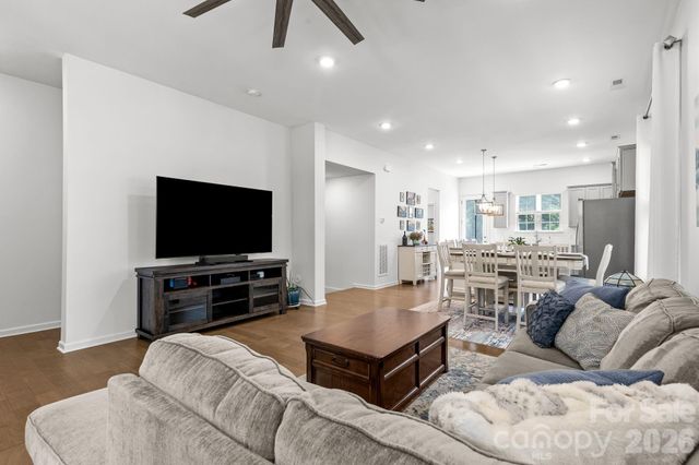 9432 Ainslie Downs Street, Charlotte, NC 28273