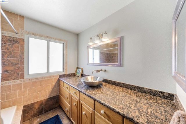 1622 Pegasus St, Newport Beach, CA 92660